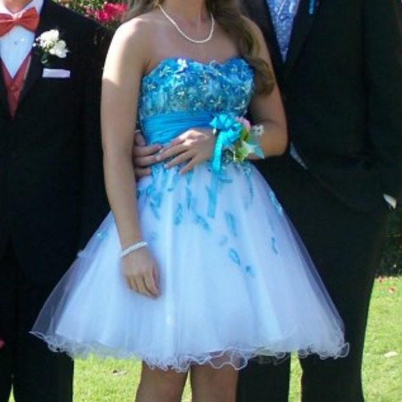 Tony Bowls short prom dress - Picture 3 of 3