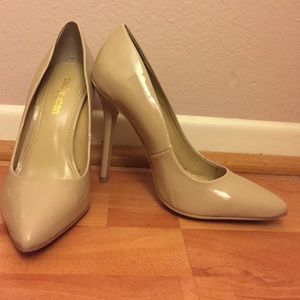 Cathy Jean 7.5 nude pumps