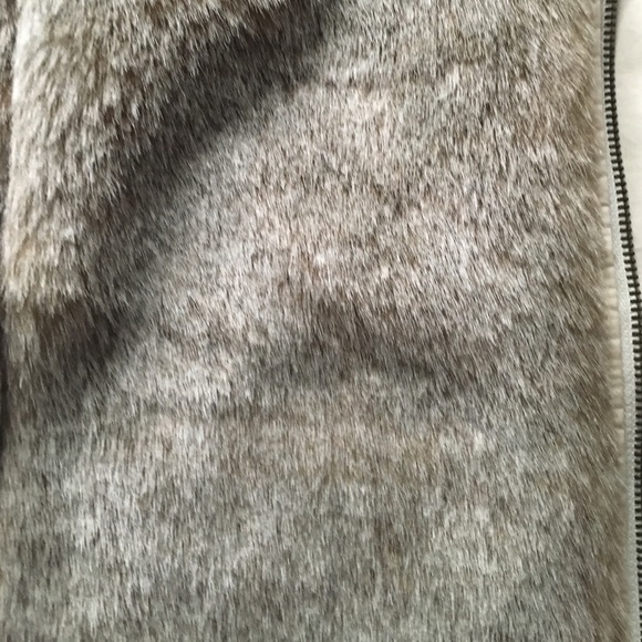 Gap reversible vest - Picture 3 of 4