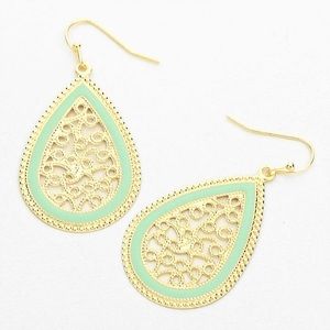 Teardrop dangle earrings