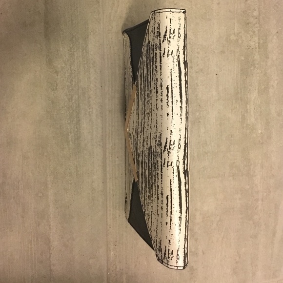 Clutch - Picture 2 of 4