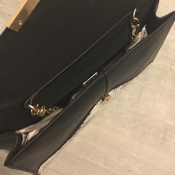 Clutch - Picture 3 of 4