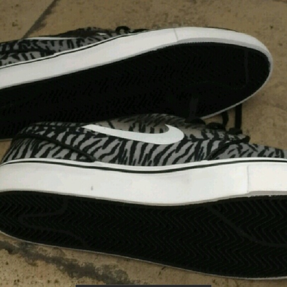 Nike stefan janoski size 9 men shoe