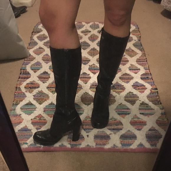 RETRO high heeled tall black boots! - Picture 2 of 3