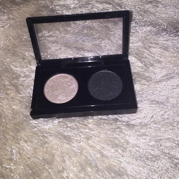 Mac eyeshadow - Picture 1 of 3