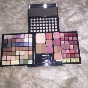Sei Bella makeup kit