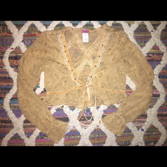 Vintage style cropped cardigan!