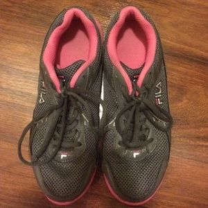 🏆 SALE! Fila Sport tennis shoes SIZE 8