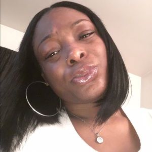 Meet your Posher, Leticia