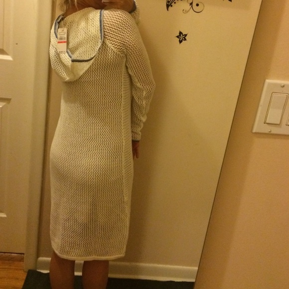 Tommy Bahama knitted hoodie dress. Worn once. 158$ - Picture 2 of 4