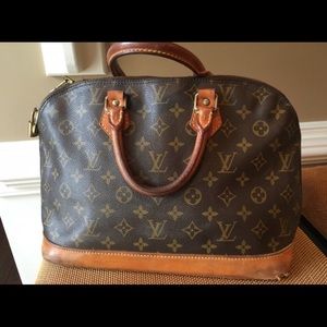 Authentic Vintage Louis Vuitton Alma Handbag!!