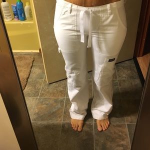 Cherokee scrub bottoms white with side pocket