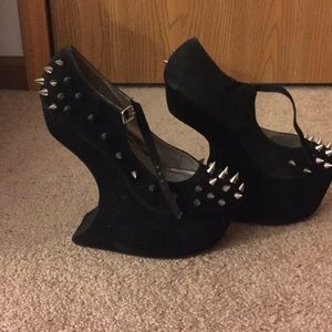 Suede spiky gaga shoes