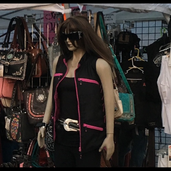 Meet your Posher, Crystal - Picture 2 of 4