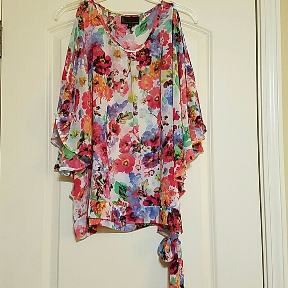 Cold Shoulder blouse - Picture 3 of 3