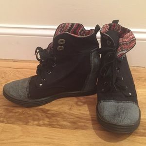 Blowfish sneaker heels