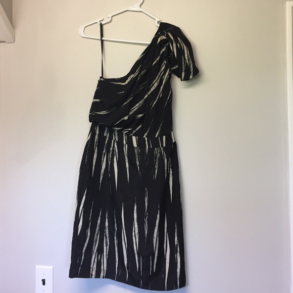 One shoulder dress