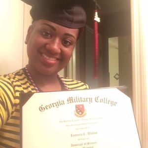 Meet your Posher, Leonora