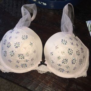 NEVER WORN VS dream angels bra 34DD