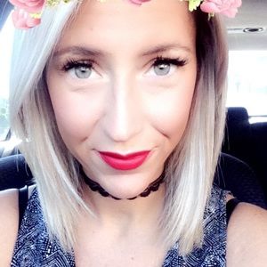 Meet your Posher, Whitney