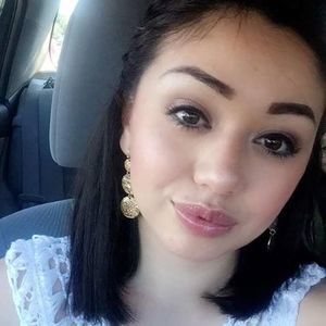 Meet your Posher, Cristina