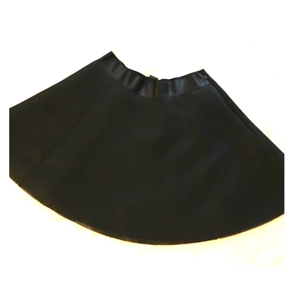 NWT black Express skirt