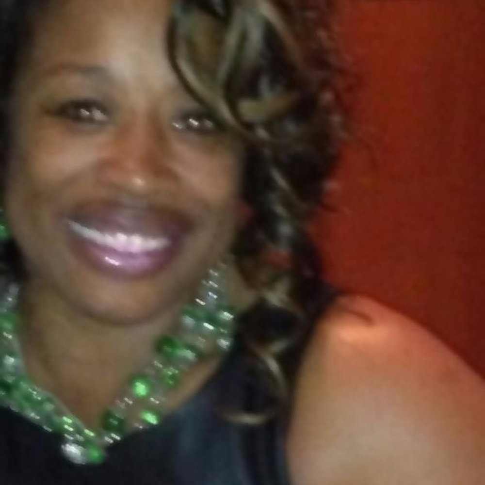 Meet your Posher,  Darla  - Serious shopper -