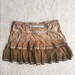 Ombré dyed Lululemon pacesetter. Size 4