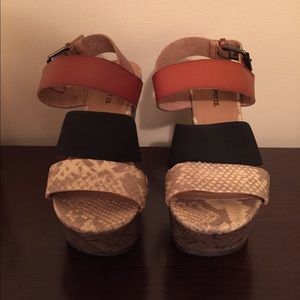 💚Mossimo Supply Co Wedges!🐍