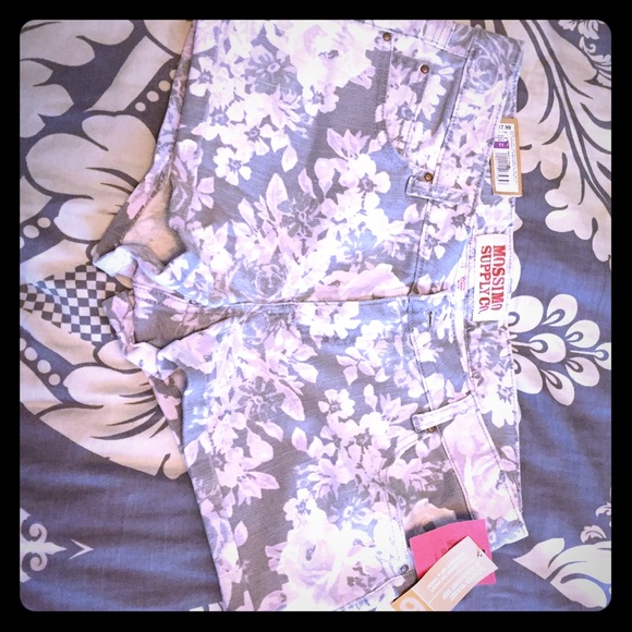 Beautiful flower shorts!
