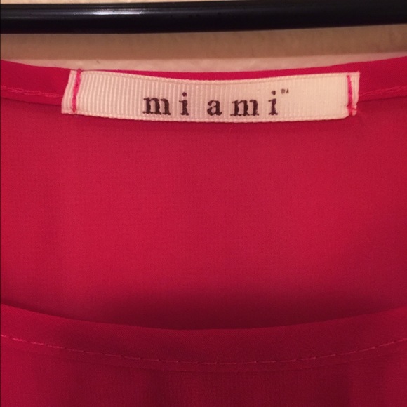 💗Miami. Pink Flowy Top!🎀 - Picture 2 of 2