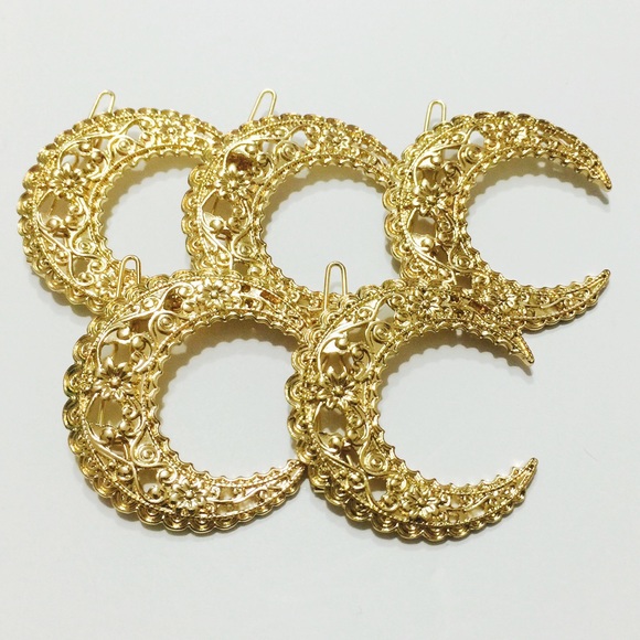 1️⃣HOUR SALE📢Moon Shape Gold Hair clips #AC99666