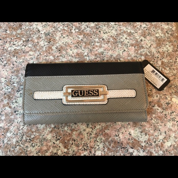 New with tags Guess wallet
