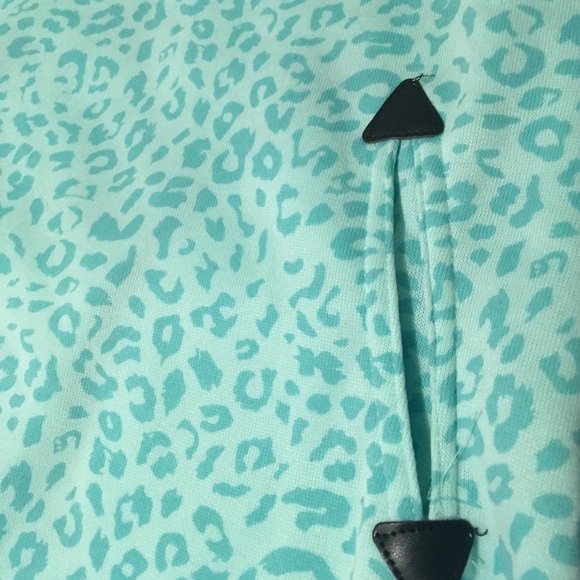 🔥LAST DAY TIL MOVE🔥BRAND NEW leggings hoodie - Picture 3 of 5