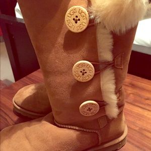 Tall Bailey Button Uggs, Tan