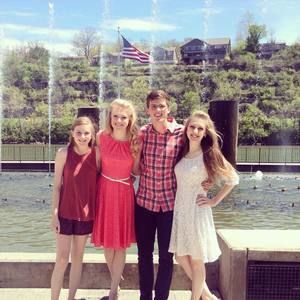 Meet your Posher, Ellen