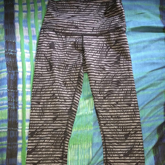 Lululemon wunder under crops-full on luon