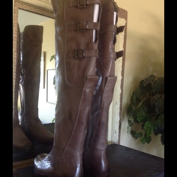 Over the knee Leather Boot - Picture 2 of 4