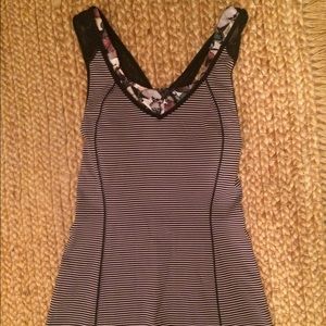 Lululemon tank top with built in bra