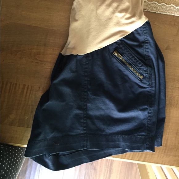 Maternity shorts
