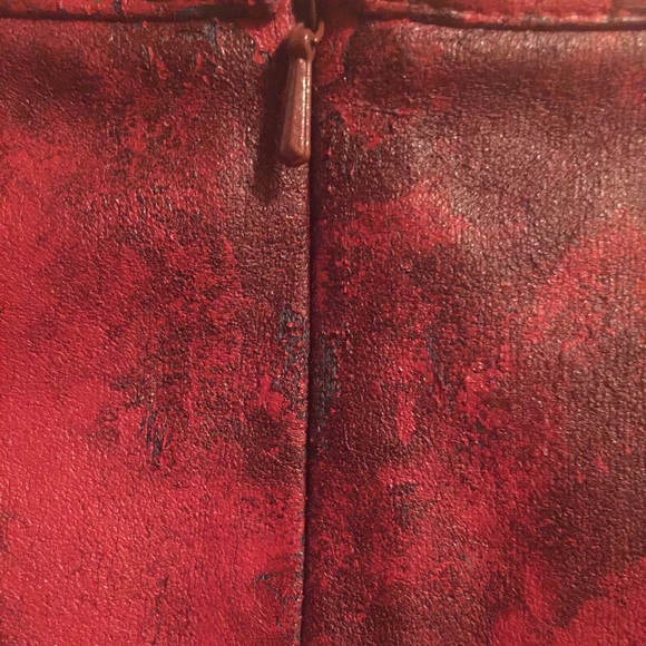 Red faux leather skirt - Picture 4 of 4