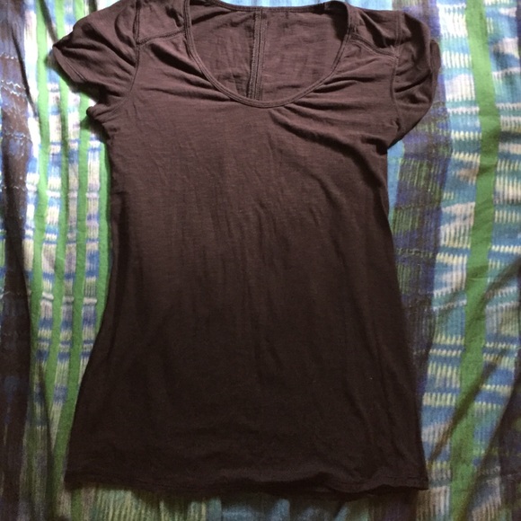 Lululemon tee