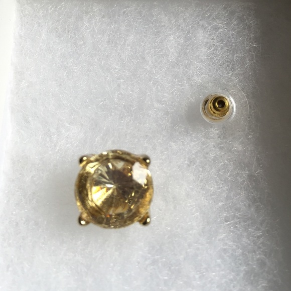 New. - Picture 3 of 3