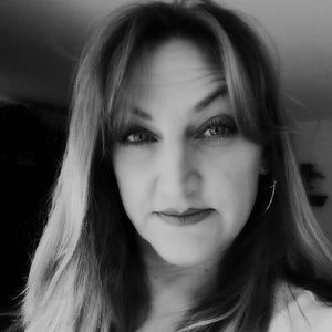 Meet your Posher, Holly