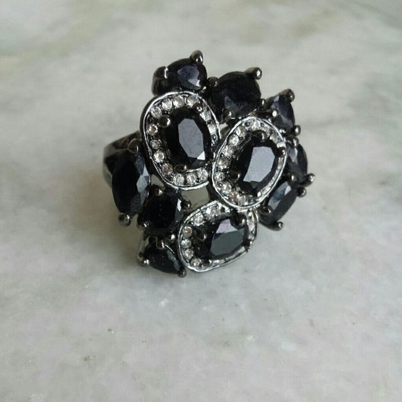 Cocktail Ring w/ Black Stones & White Crystals - Picture 2 of 4