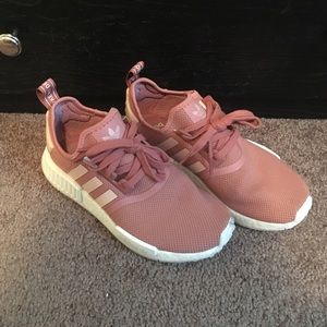 salmon adidas nmd boosts