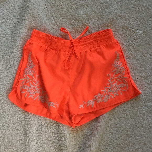 Loose orange shorts