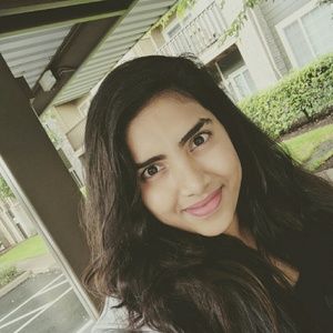 Meet your Posher, Emily