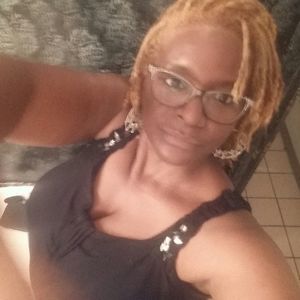 Meet your Posher, Raquel