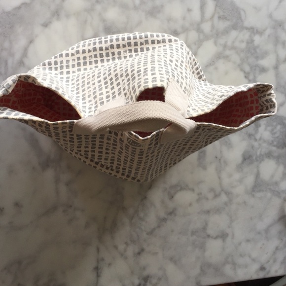 Reversible machine wash tote - Picture 2 of 3